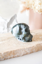 Load image into Gallery viewer, moss agate skull 02
