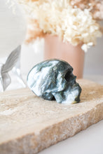 Load image into Gallery viewer, moss agate skull 04
