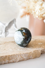 Load image into Gallery viewer, moss agate skull 02
