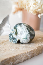 Load image into Gallery viewer, moss agate skull 04
