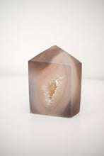 Load image into Gallery viewer, druzy agate tower 02
