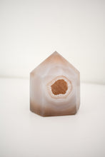 Load image into Gallery viewer, druzy agate tower 03
