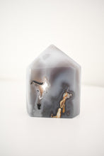 Load image into Gallery viewer, druzy agate tower 05
