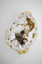 Load image into Gallery viewer, druzy agate geode 01
