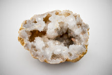 Load image into Gallery viewer, druzy agate geode 02
