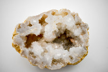 Load image into Gallery viewer, druzy agate geode 02
