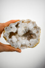 Load image into Gallery viewer, druzy agate geode 02
