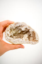 Load image into Gallery viewer, druzy agate geode 06
