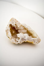 Load image into Gallery viewer, druzy agate geode 07
