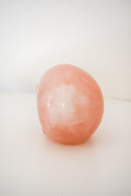 Load image into Gallery viewer, rose quartz skull 02
