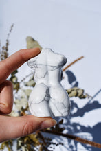 Load image into Gallery viewer, howlite goddess 01
