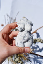 Load image into Gallery viewer, howlite goddess 03
