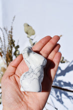 Load image into Gallery viewer, howlite goddess 03
